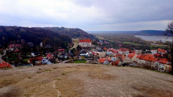 21740091_1488895974556903_8814179186531839169_n.jpg Góra Trzech Krzyży to jeden z najlepszych punktów widokowych w Kazimierzu Dolnym! Roztacza się…