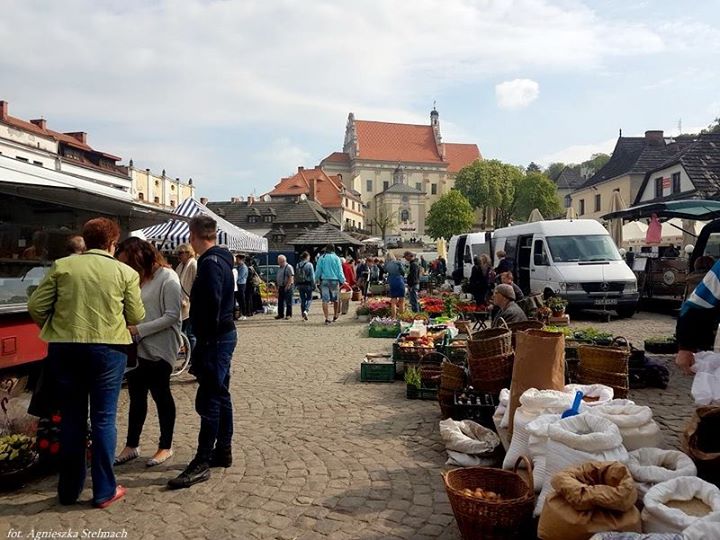 A tak wyglądają wtorkowe poranki na kazimierskim rynku :)